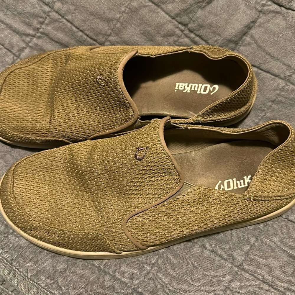 Men’s OluKai slip ons